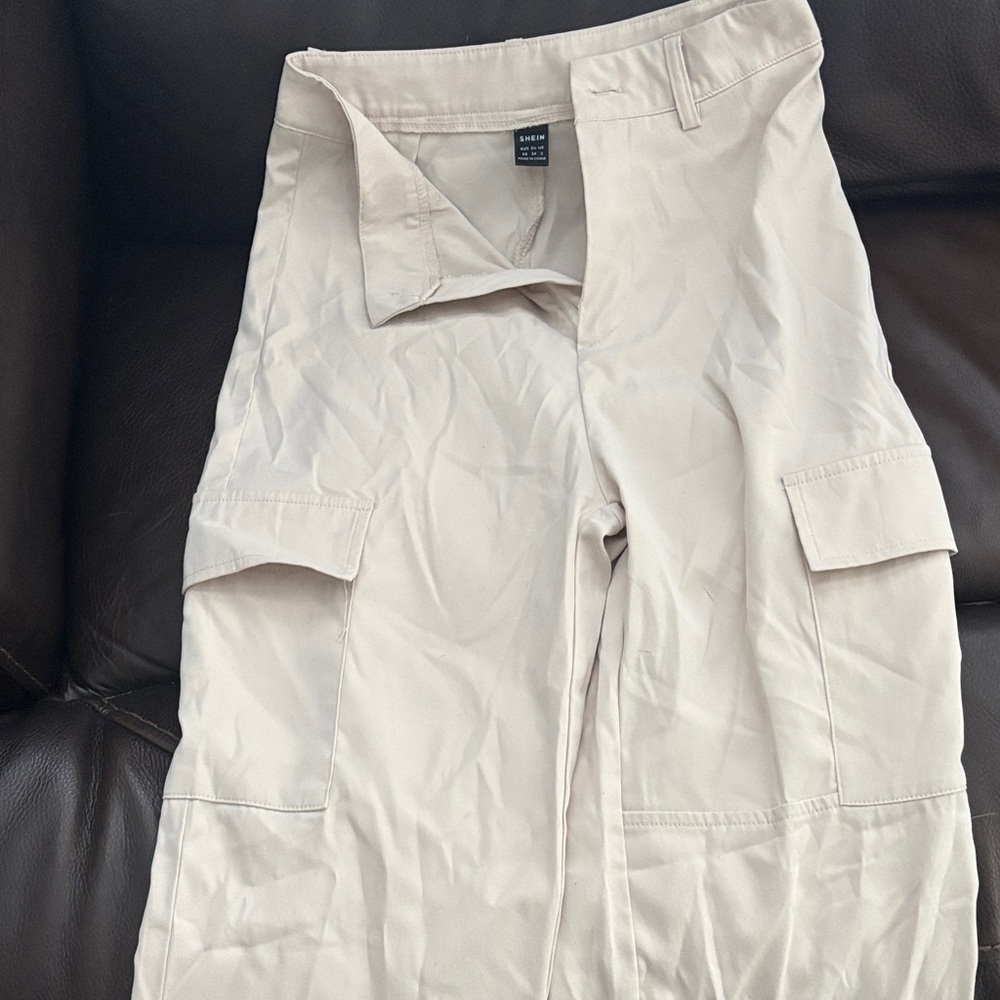 Women’s Light Tan Cargo Pants